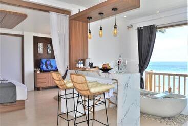 هتل Suite Ocean Blue