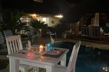 پانسیون Ndzuti Guest House