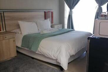 پانسیون Ndzuti Guest House