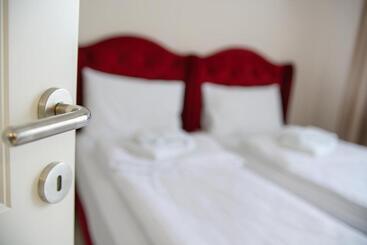 Adonis Apartman 305
