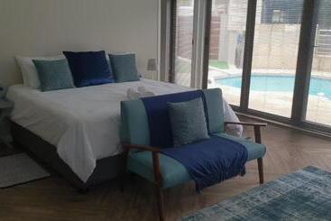 تختخواب و صبحانه 6 On Western Guest House