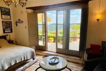 تختخواب و صبحانه Casa San Ruffino