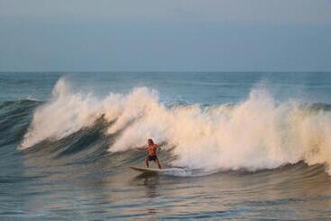 هتل Free Spirit Ecuador, Puerto Engabao