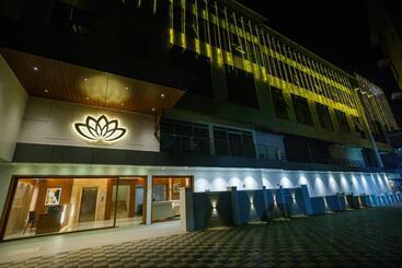 هتل Laxmi Cityside