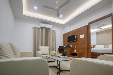 هتل Laxmi Cityside