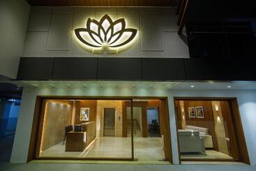 هتل Laxmi Cityside