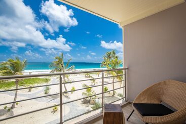 هتل Orient Beach