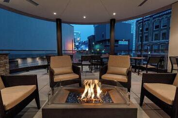 هتل Residence Inn By Marriott Grand Rapids Downtown