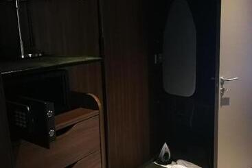 پانسیون Korpa Deli Rooms Spa