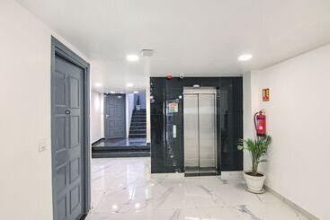 Fabhotel Chawla House