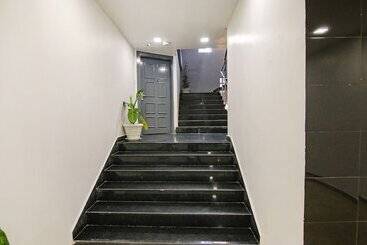 Fabhotel Chawla House