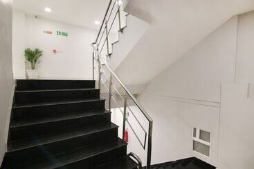 Fabhotel Chawla House