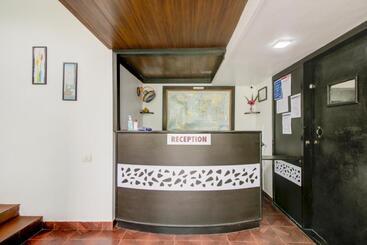 هتل Collection O 75308 Floatel International Beach Resort