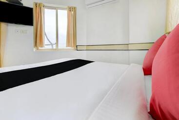 هتل Collection O 75308 Floatel International Beach Resort