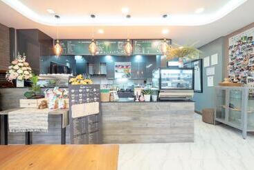 هتل Capital O 75378 Thawapee Resort