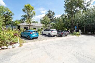 هتل Capital O 75378 Thawapee Resort