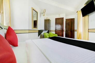 هتل Collection O 75308 Floatel International Beach Resort