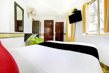 هتل Collection O 75308 Floatel International Beach Resort