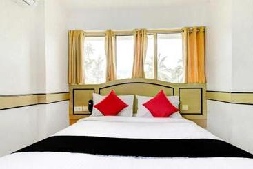 هتل Collection O 75308 Floatel International Beach Resort