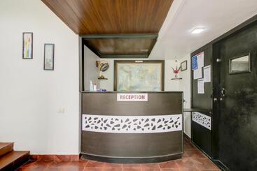 هتل Collection O 75308 Floatel International Beach Resort