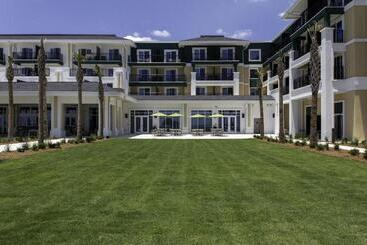 هتل Courtyard By Marriott Jekyll Island