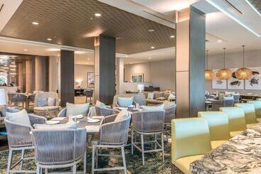 هتل Courtyard By Marriott Jekyll Island