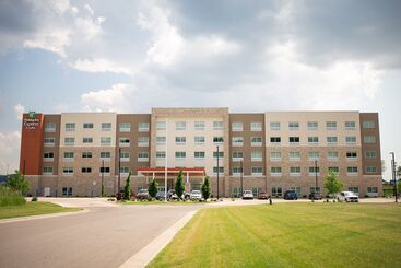 Отель Holiday Inn Express & Suites Onalaska La Crosse Area By Ihg