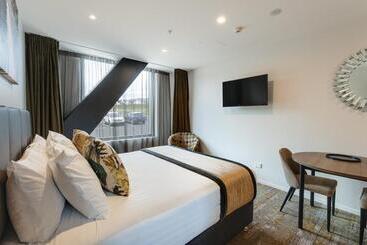 هتل La Quinta By Wyndham Remarkables Park Queenstown
