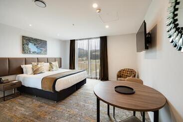 هتل La Quinta By Wyndham Remarkables Park Queenstown