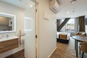 هتل La Quinta By Wyndham Remarkables Park Queenstown