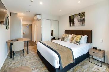 هتل La Quinta By Wyndham Remarkables Park Queenstown