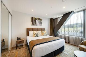 هتل La Quinta By Wyndham Remarkables Park Queenstown