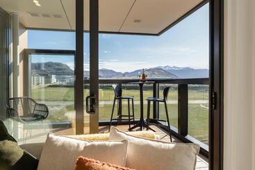 هتل La Quinta By Wyndham Remarkables Park Queenstown