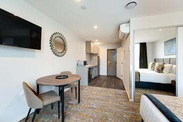 هتل La Quinta By Wyndham Remarkables Park Queenstown