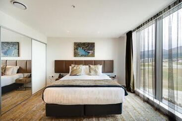 هتل La Quinta By Wyndham Remarkables Park Queenstown