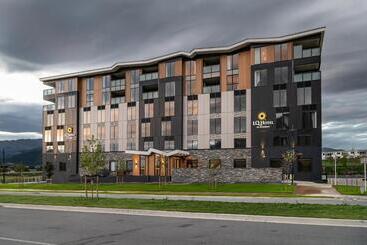 هتل La Quinta By Wyndham Remarkables Park Queenstown