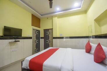 Otel Oyo 76017 Metro Inn