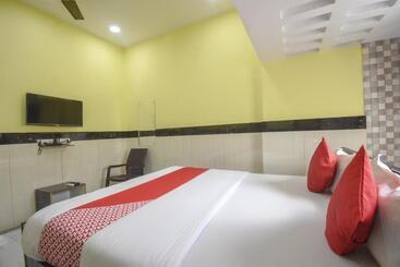 Otel Oyo 76017 Metro Inn