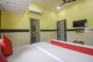 Otel Oyo 76017 Metro Inn