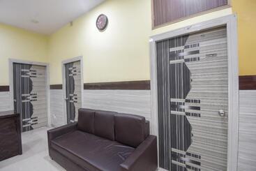 Otel Oyo 76017 Metro Inn
