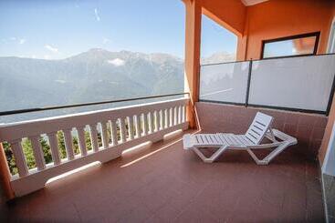 Pràcatinat Hotel & Restaurant