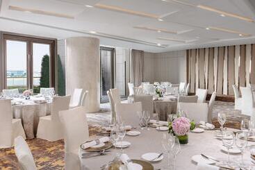 هتل Sheraton Hong Kong Tung Chung