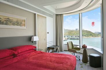 هتل Sheraton Hong Kong Tung Chung
