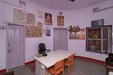 هتل Spot On 45721 Mahabir Guest Inn