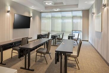 هتل Springhill Suites By Marriott West Sacramento
