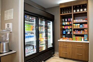 هتل Springhill Suites By Marriott West Sacramento
