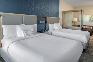 هتل Springhill Suites By Marriott West Sacramento