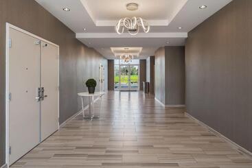 هتل Springhill Suites By Marriott West Sacramento