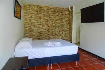 هتل Villa De Rauzan