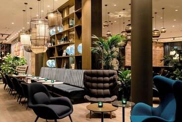 Motel One Bonn Hauptbahnhof